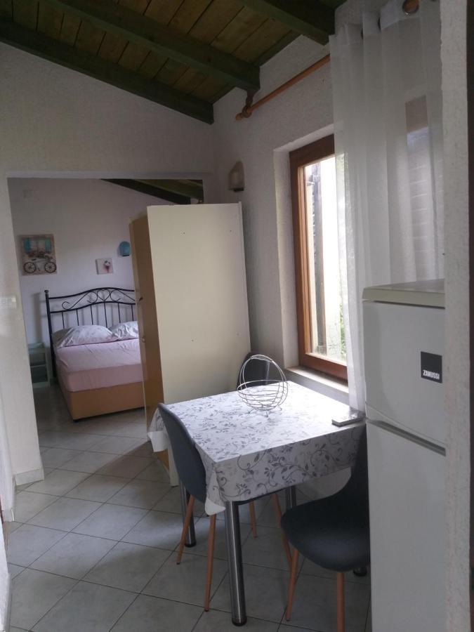 Direkt Na Moru - Bungalov Apartment Sibenik Bagian luar foto