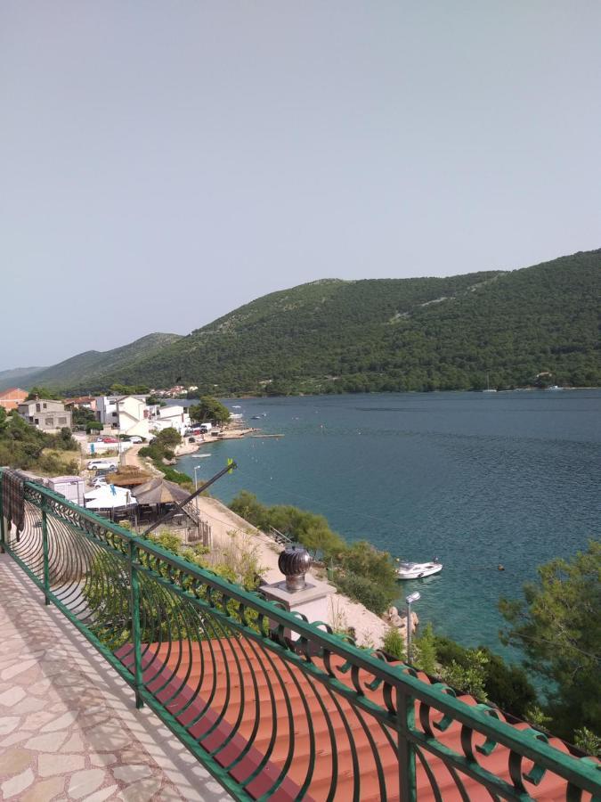 Direkt Na Moru - Bungalov Apartment Sibenik Bagian luar foto