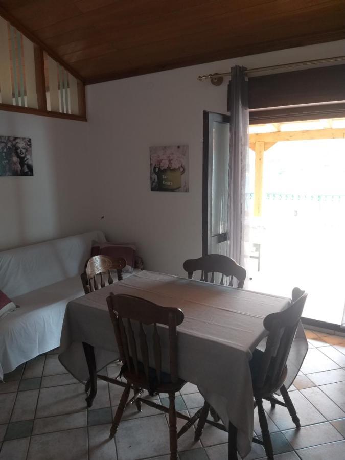 Direkt Na Moru - Bungalov Apartment Sibenik Bagian luar foto
