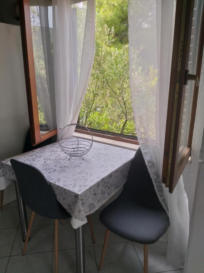 Direkt Na Moru - Bungalov Apartment Sibenik Bagian luar foto