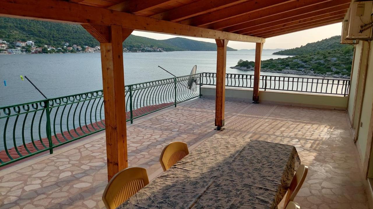 Direkt Na Moru - Bungalov Apartment Sibenik Bagian luar foto