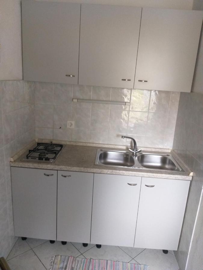 Direkt Na Moru - Bungalov Apartment Sibenik Bagian luar foto