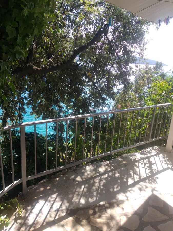 Direkt Na Moru - Bungalov Apartment Sibenik Bagian luar foto
