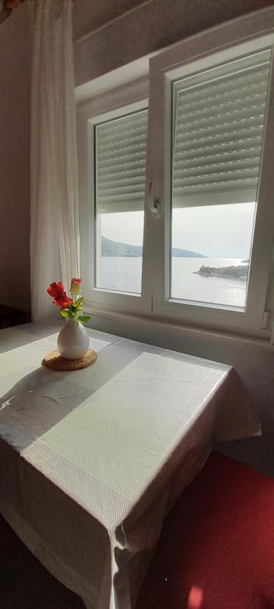 Direkt Na Moru - Bungalov Apartment Sibenik Bagian luar foto