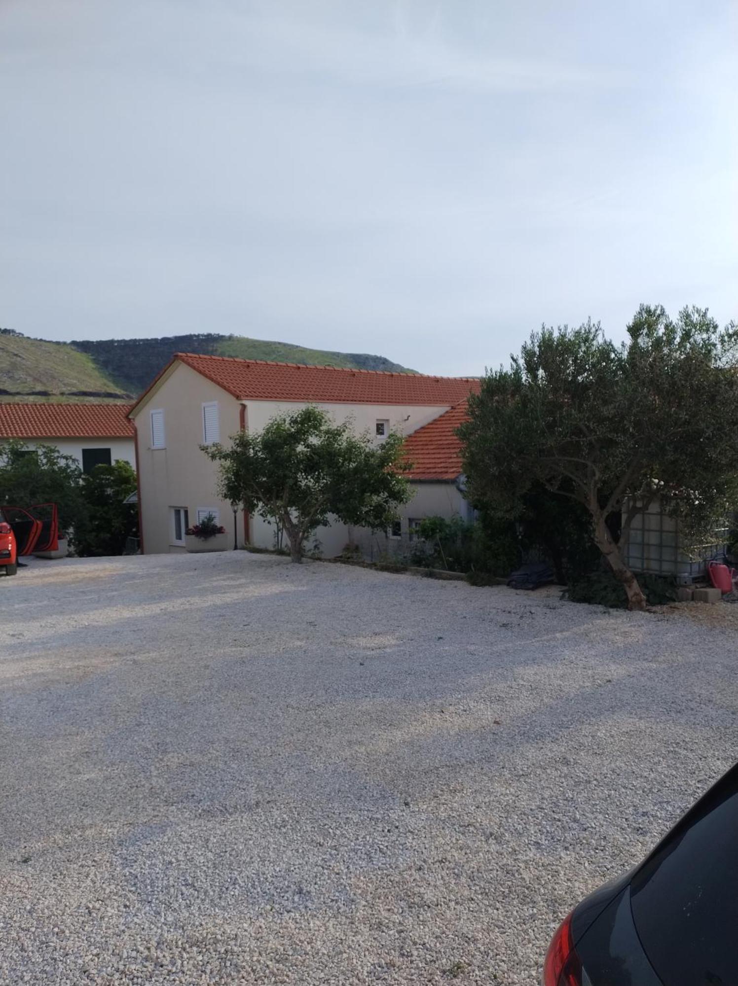 Direkt Na Moru - Bungalov Apartment Sibenik Ruang foto